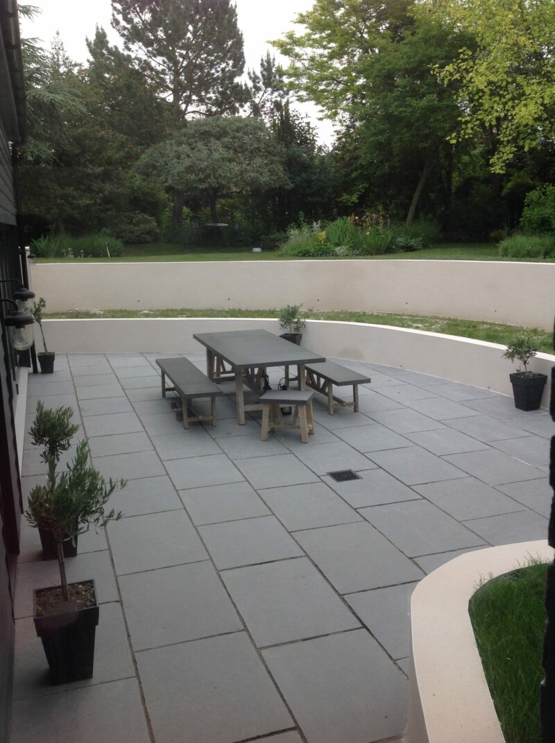 Blue/Farley Grey Seasoned External and Internal Limestone 900x600x22 mm £35 +vat Inside and Out - Image 3